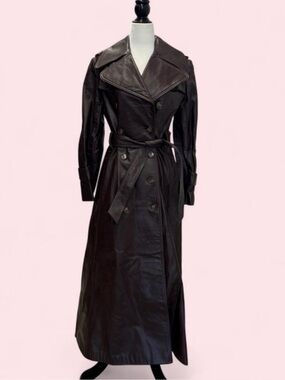 1970s Vintage Saks Fifth Avenue genuine leather trench coat
